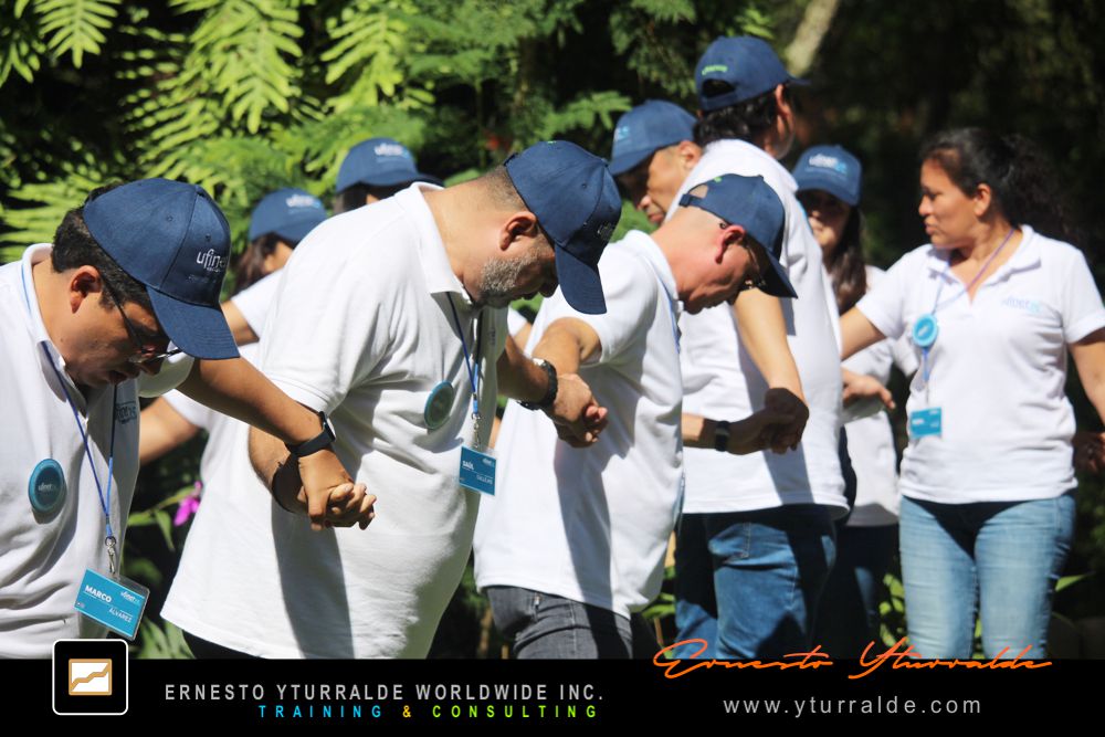 Team Building El Salvador Talleres de Cuerdas Bajas | Team Building Empresarial para el desarrollo de equipos de trabajo